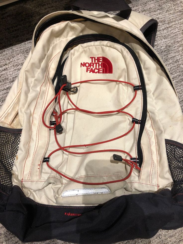The North Face — белый рюкзак с красными шнурами